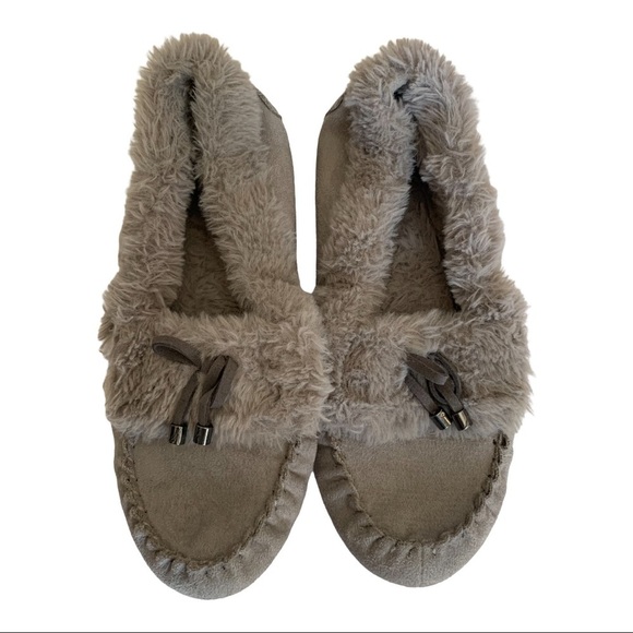 Nautica suede like grey slipper shoes - Picture 1 of 5